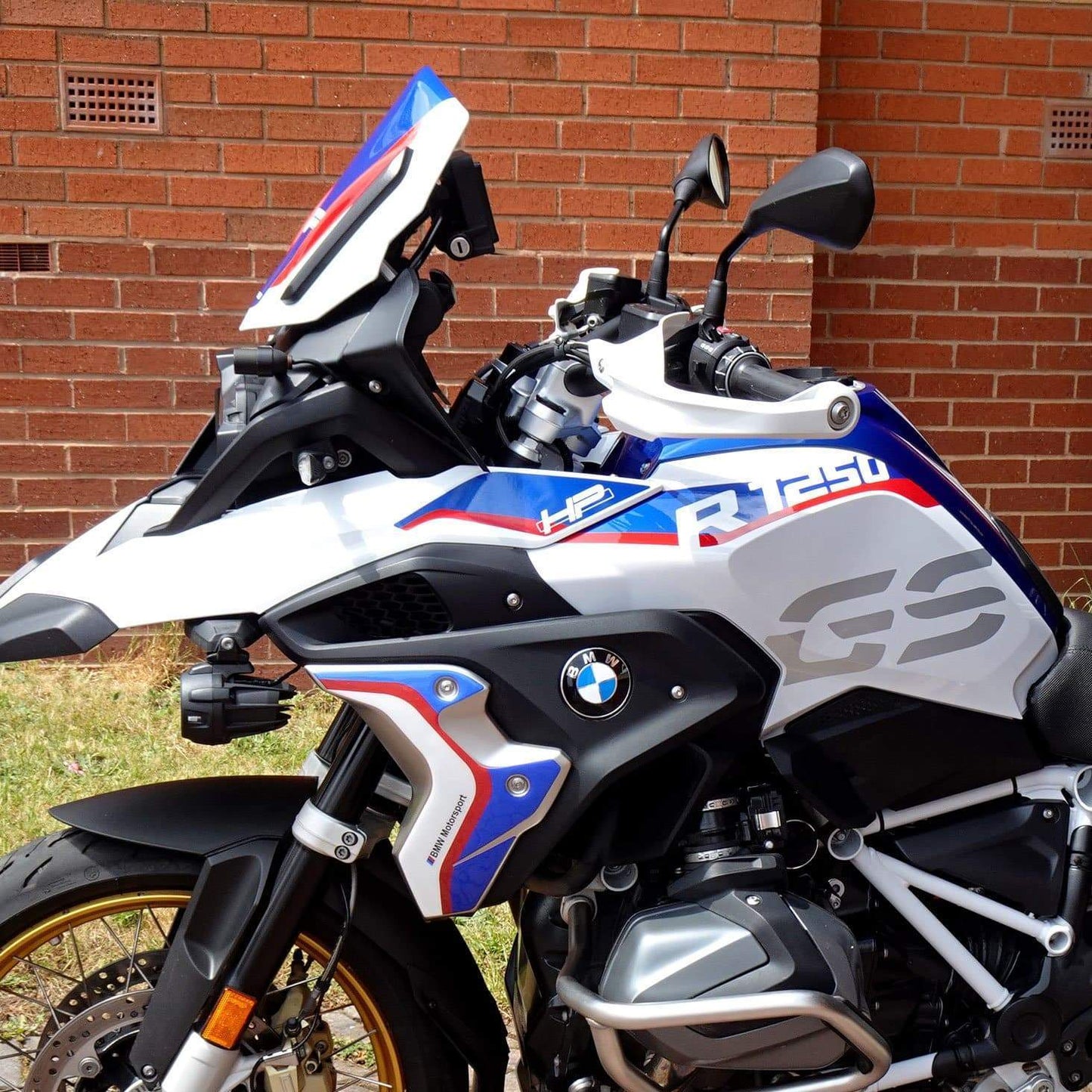 Racing Screen | HP Colours | BMW R1250 GS 2018> - Bikerr