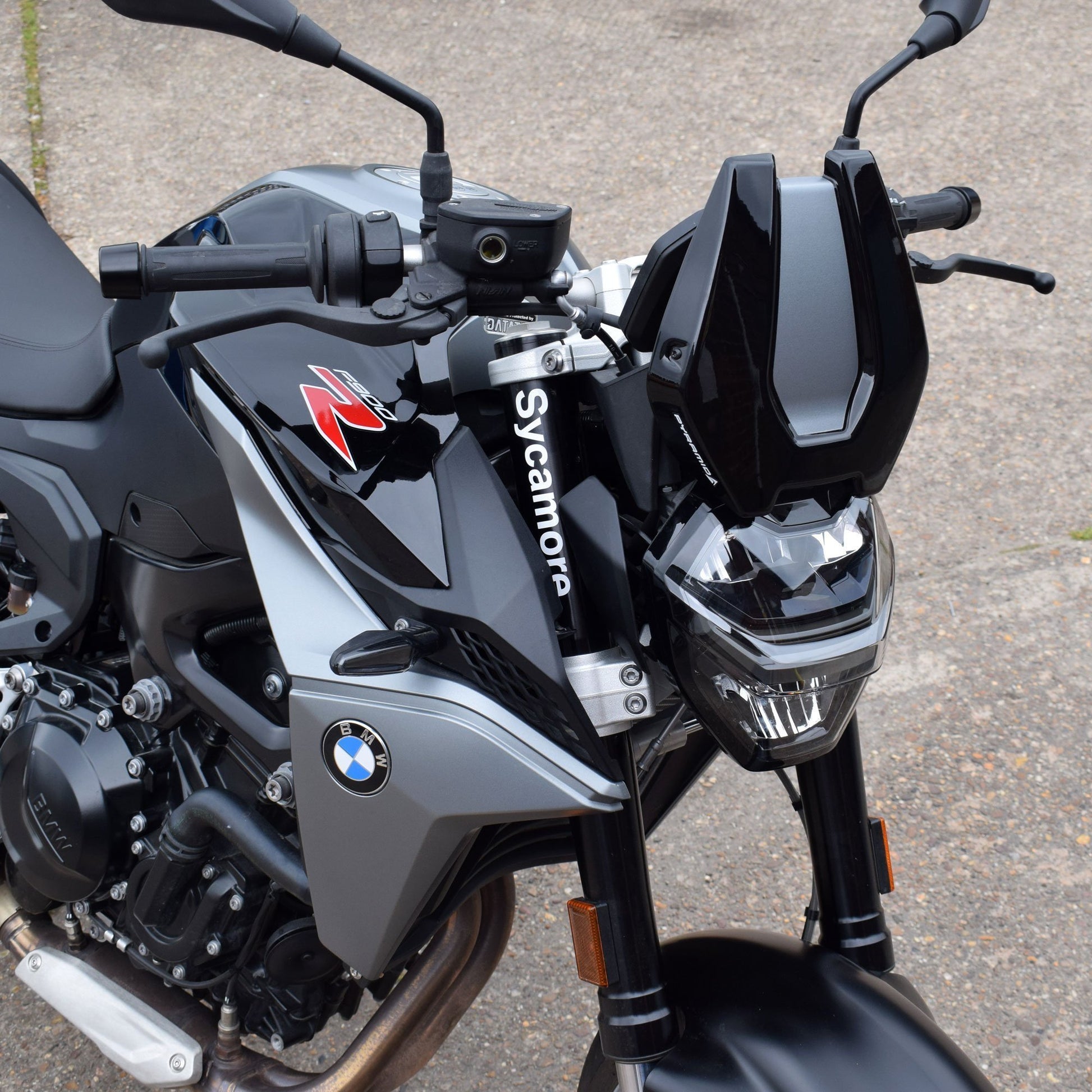 Fly Screen | Black Storm Metallic & Graphite Grey | BMW F900 R 2020> - Bikerr