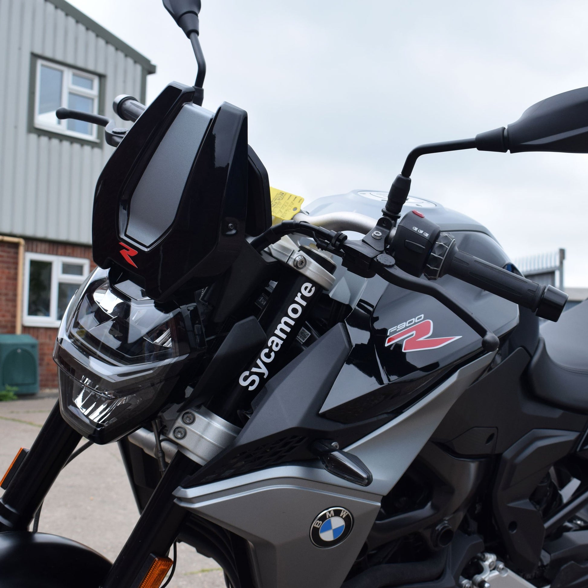 Fly Screen | Black Storm Metallic & Graphite Grey | BMW F900 R 2020> - Bikerr