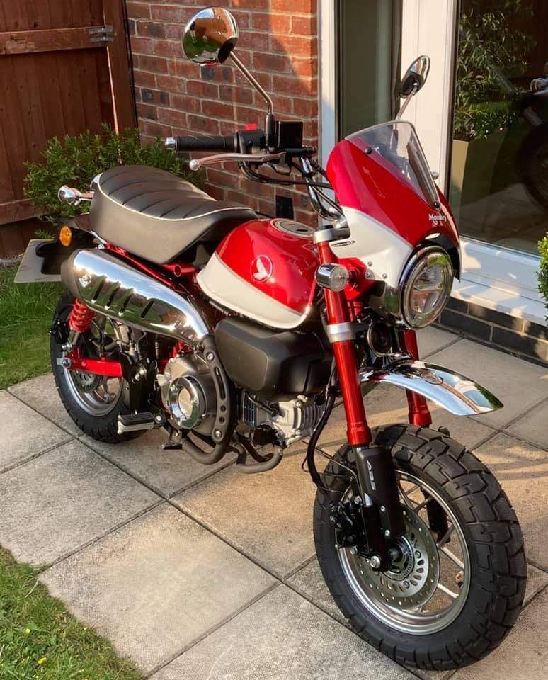 Fly Screen | Pearl Nebula Red/Ross White | Honda Monkey 125 2018>