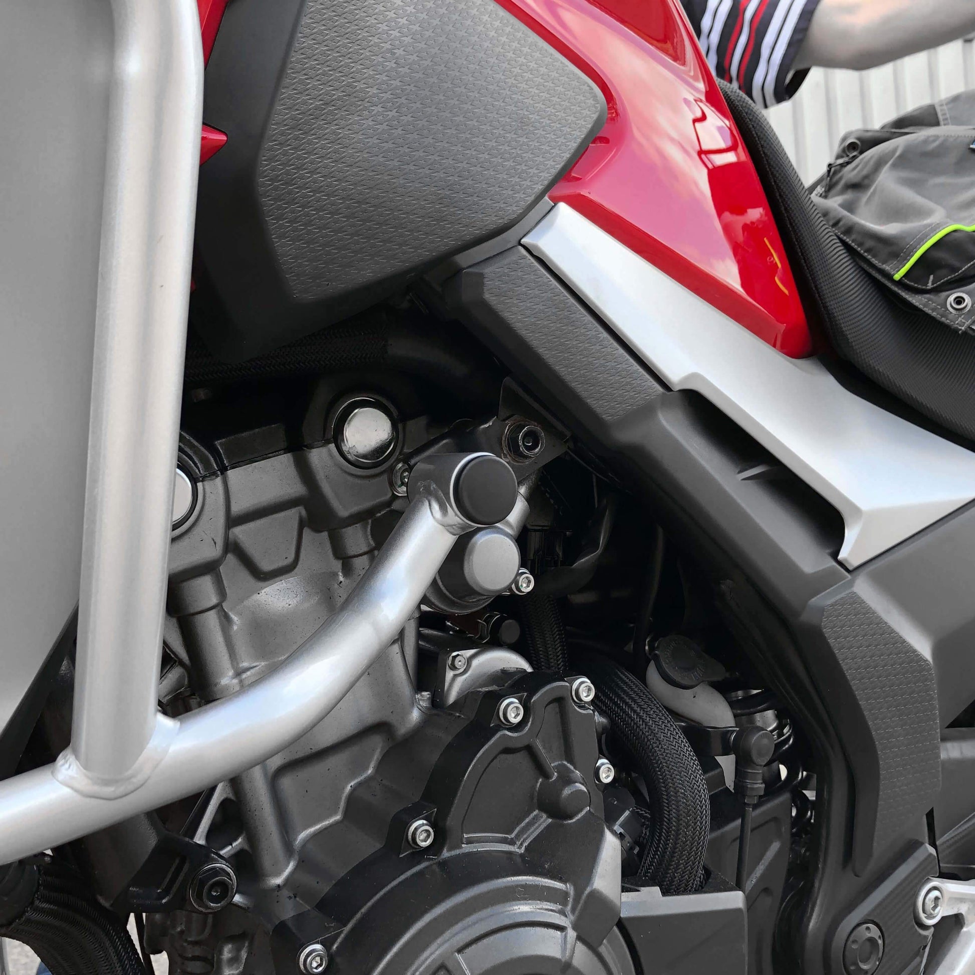 Frame End Caps | Matte Black | Honda CB 500 X 2019> - Bikerr