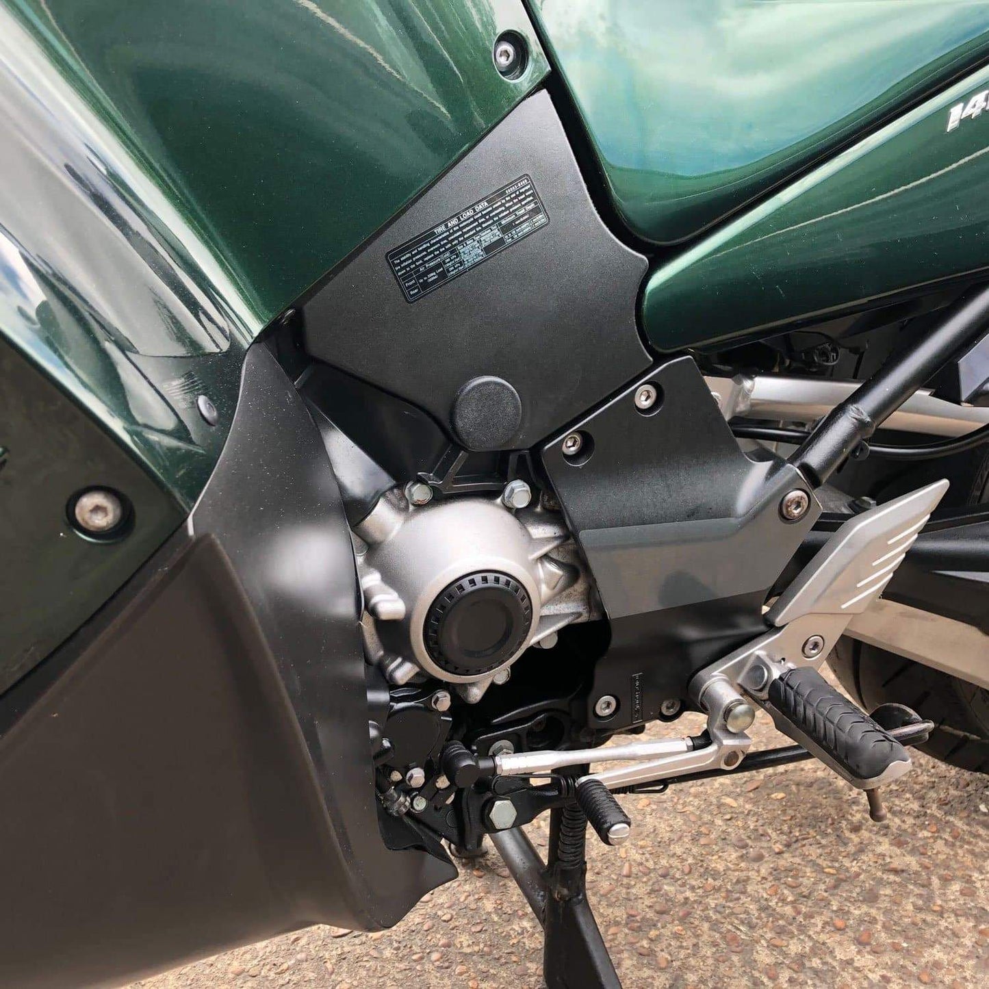Frame End Caps | Matte Black | Kawasaki GTR 1400 2007> - Bikerr