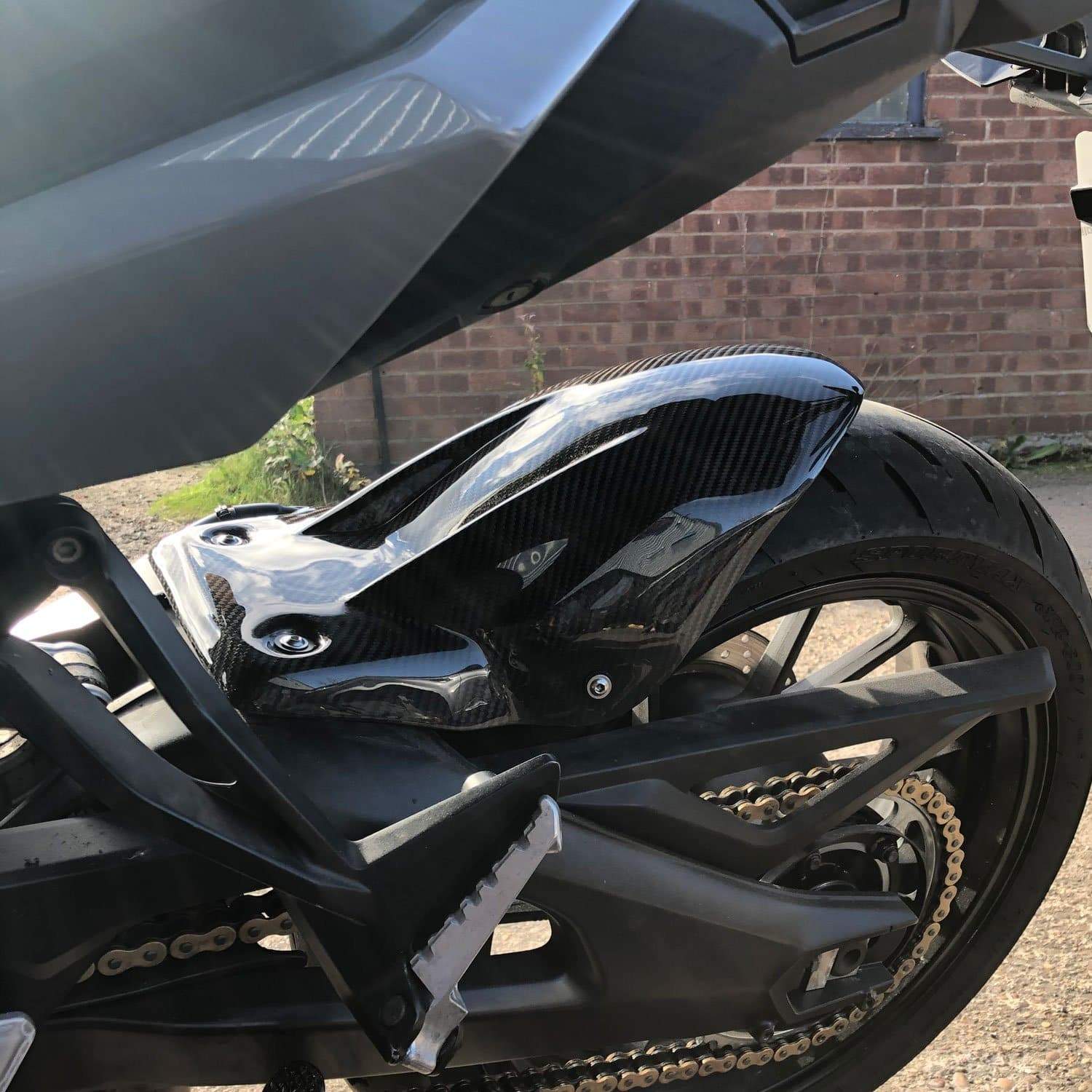 Hugger | Carbon | Yamaha Tracer 900 2018>2020 - Bikerr