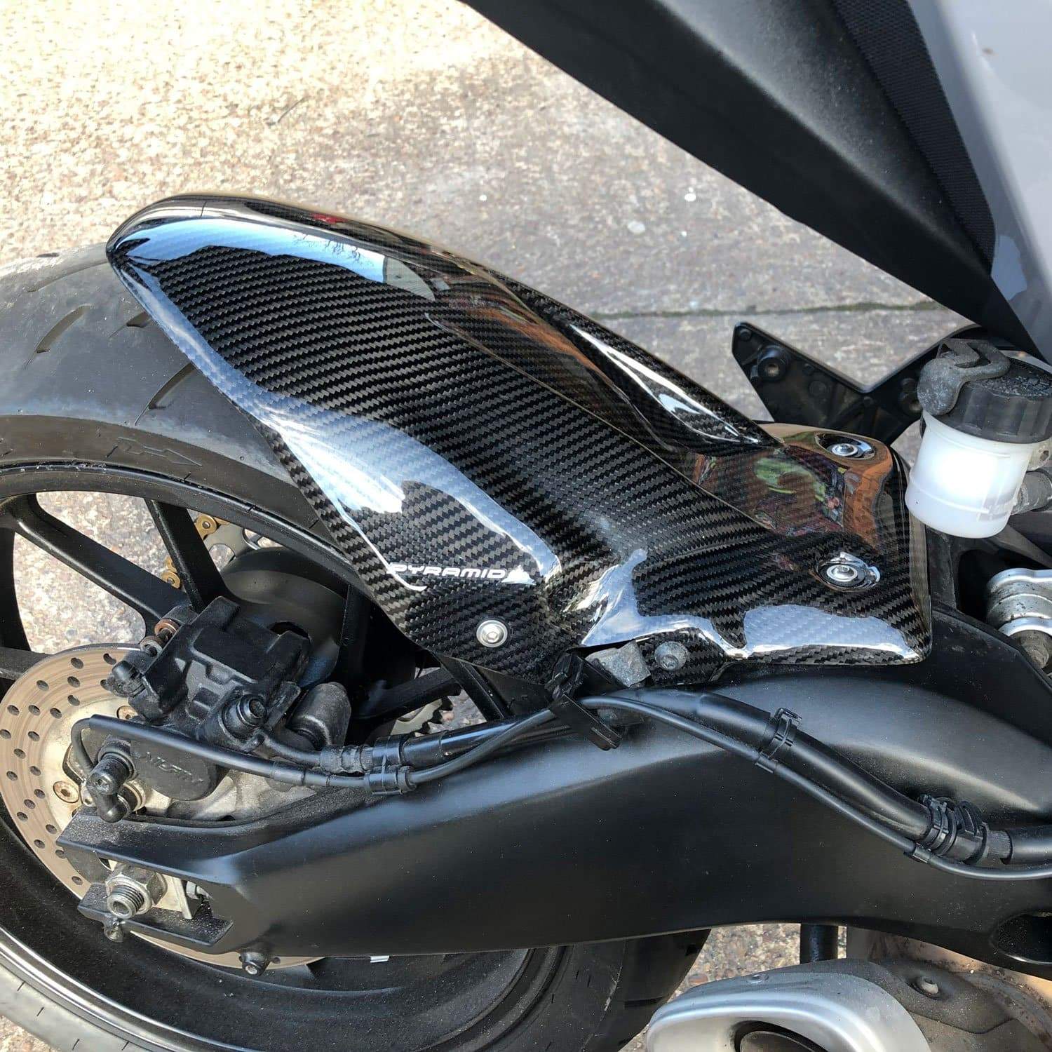 Hugger | Carbon | Yamaha Tracer 900 2018>2020 - Bikerr