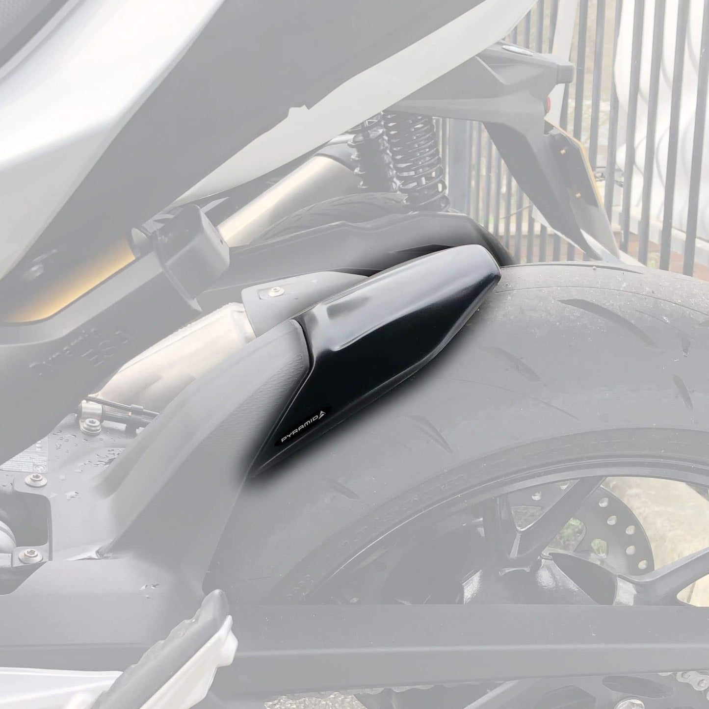 Hugger Extension | Matte Black | BMW F900 R 2020> - Bikerr