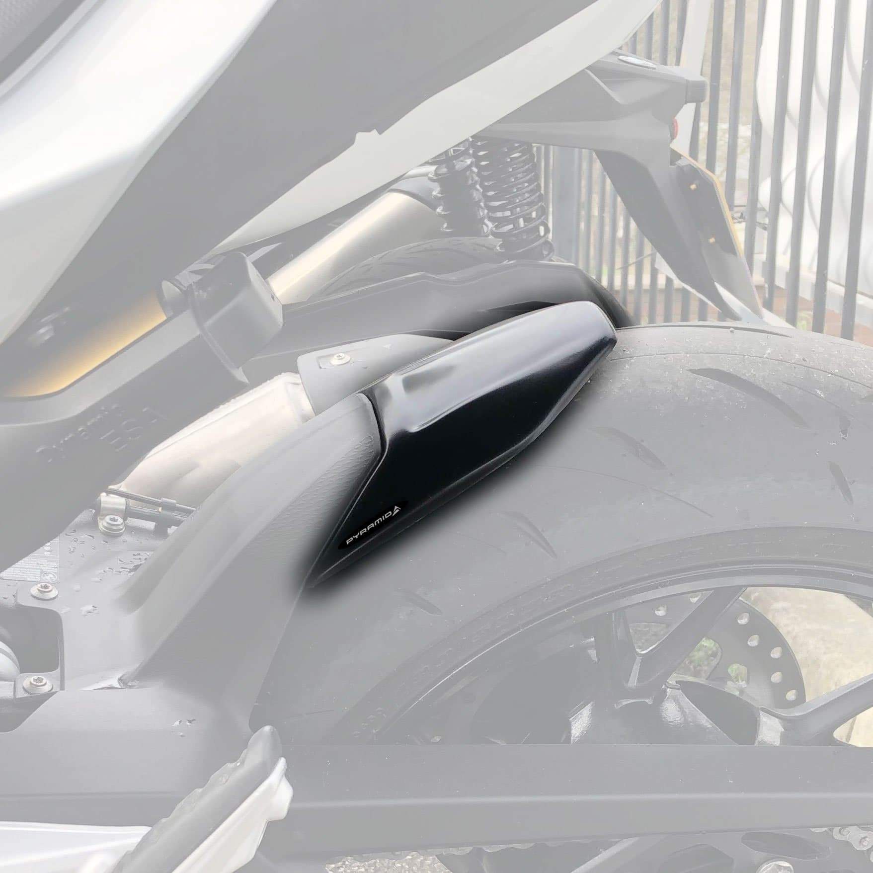 Hugger Extension | Matte Black | BMW F900 R 2020> - Bikerr