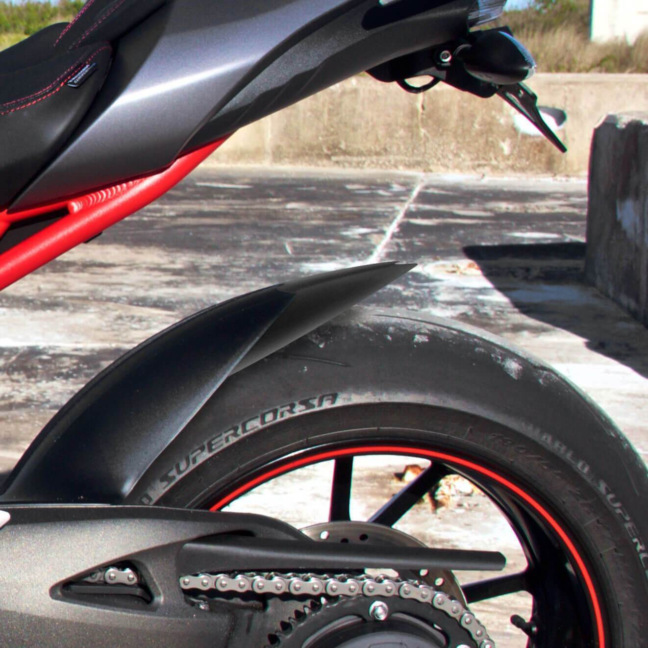 Hugger Extension | Matte Black | Triumph Speed Triple 1050 2011> - Bikerr