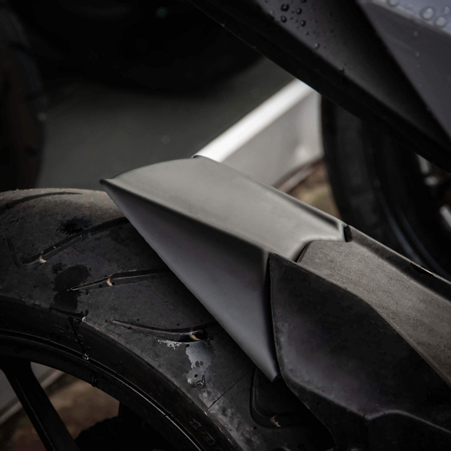Hugger Extension | Matte Black | Yamaha Tracer 900 2015>2020 - Bikerr