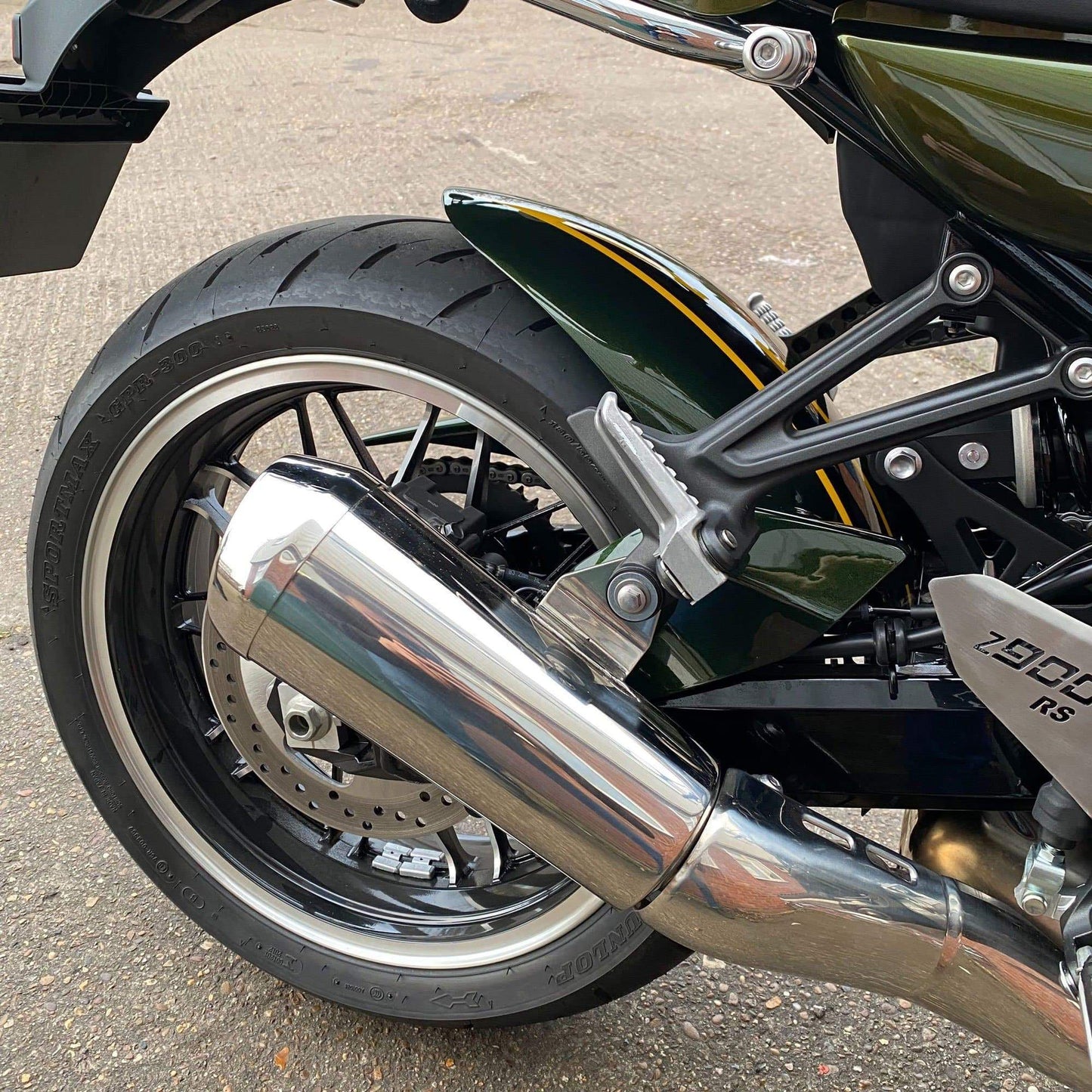 Hugger | Metallic Green (Candytone Green Scheme) | Kawasaki Z 900 RS 2019>