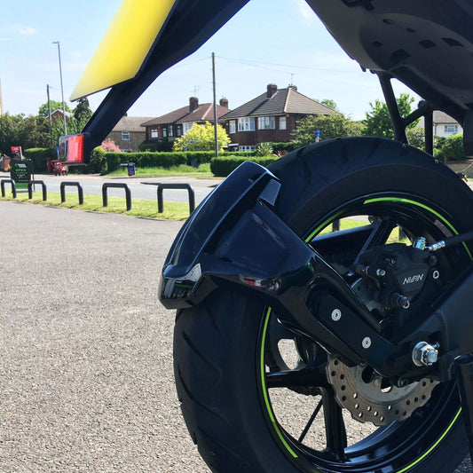 Spray Guard | Gloss Black | Kawasaki Versys 650 2006>