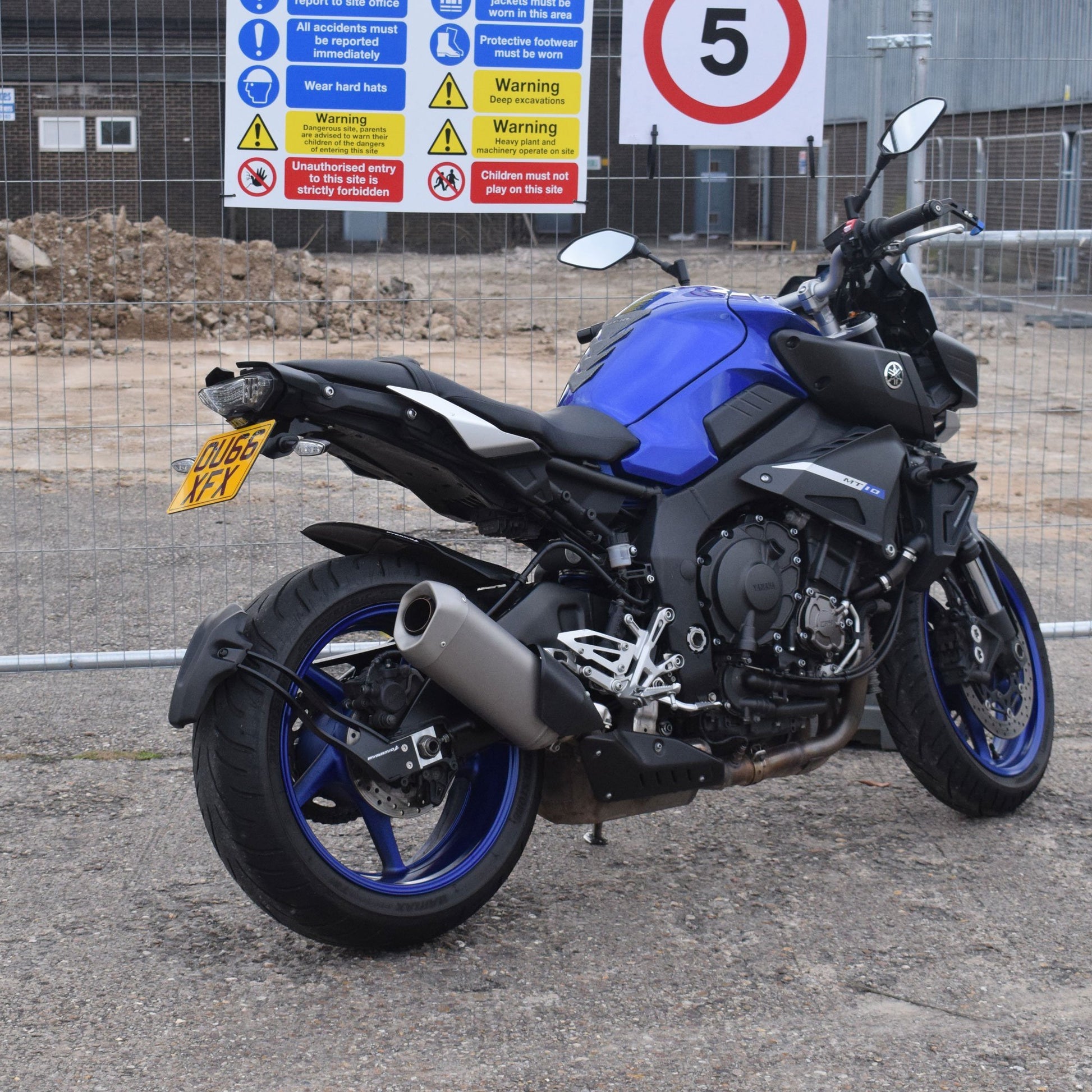 Spray Guard | Matte Black | Yamaha MT-10 2016> - Bikerr